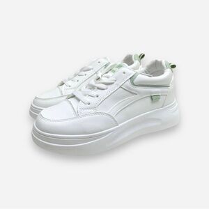 🌸New🌸 Vancl women’s sneakers size 8 THICK sole